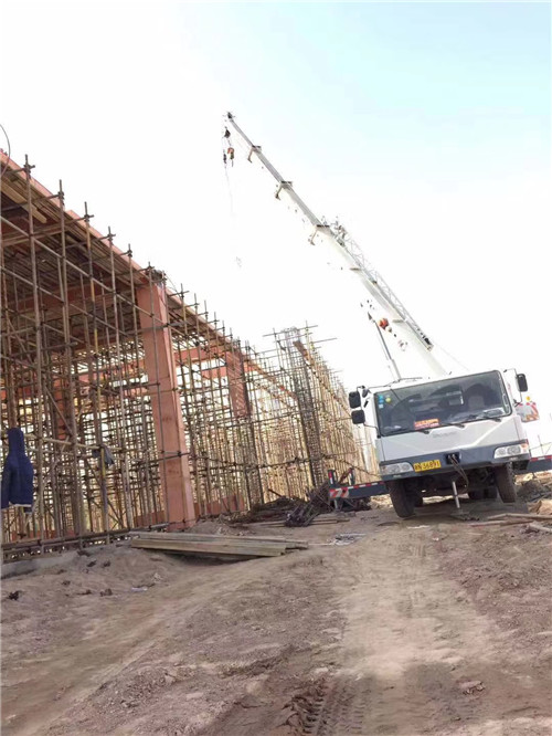 香河县25 吨、50 吨吊车怎么选？多大重量 / 半径适合对应车型？